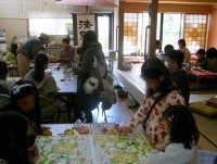 双六・菓子作り・煎茶体験の様子
