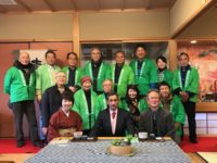鍋島家の当主、鍋島直晶様と佐賀茶がゆ会の皆様